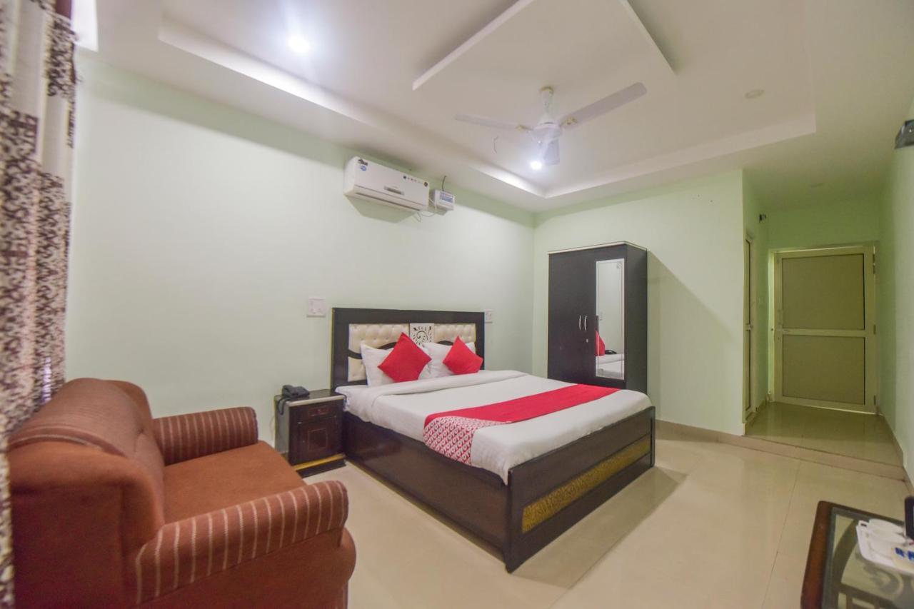 OYO 10566 Hotel Shanti Guest House Dharamshala Eksteriør billede